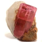 MINERALE DI TORMALINA ROSA GREZZA.